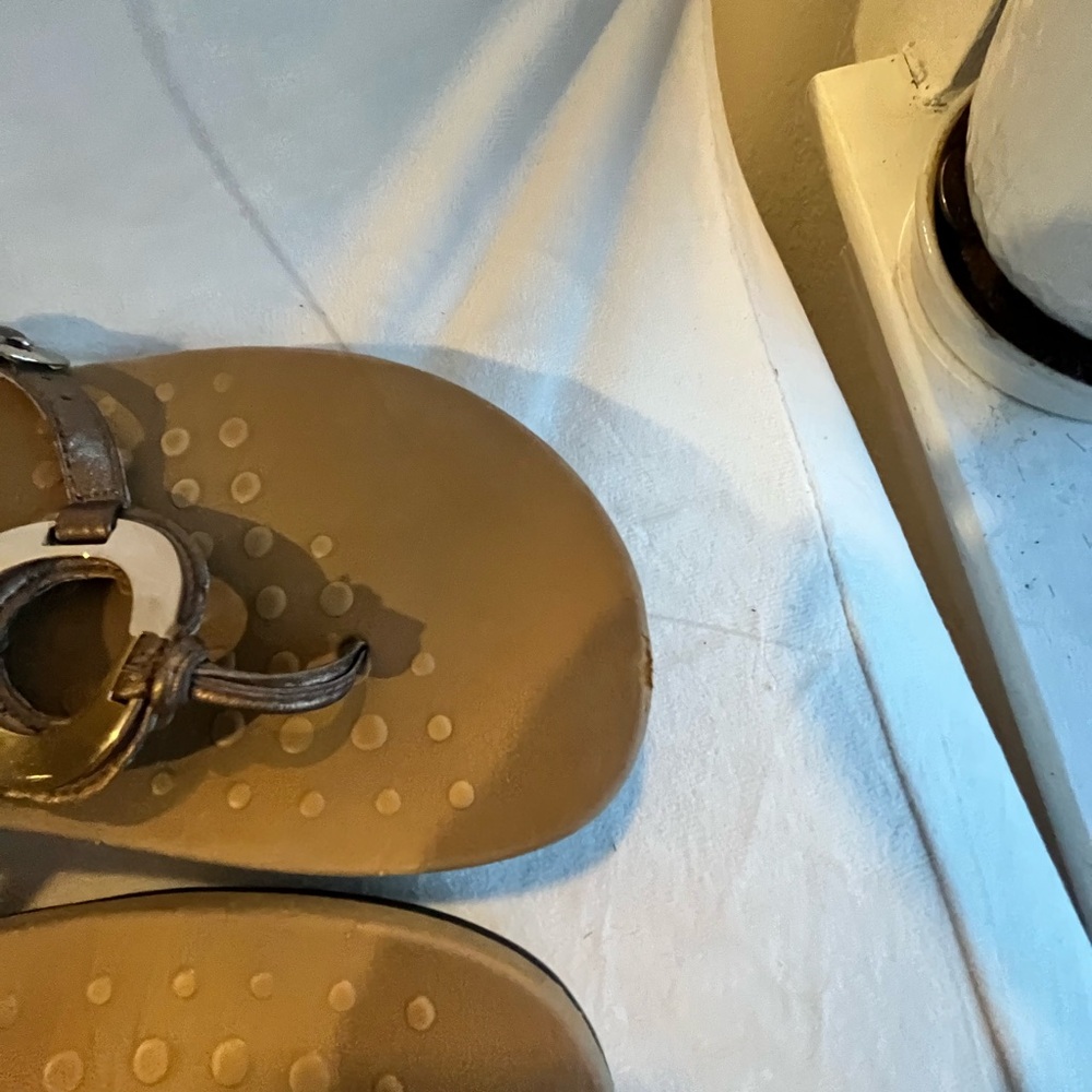 Vionic Brown Sandals with Gold‎ Rings - Picture 3 of 6